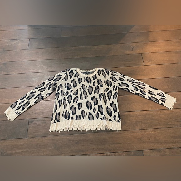 FATE leopard print sweater. - Picture 1 of 2